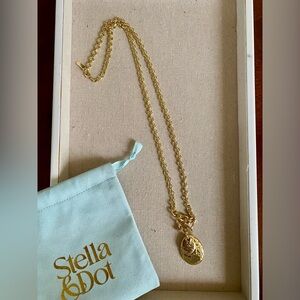 NEW Stella & Dot Hammered Petal Gold Necklace